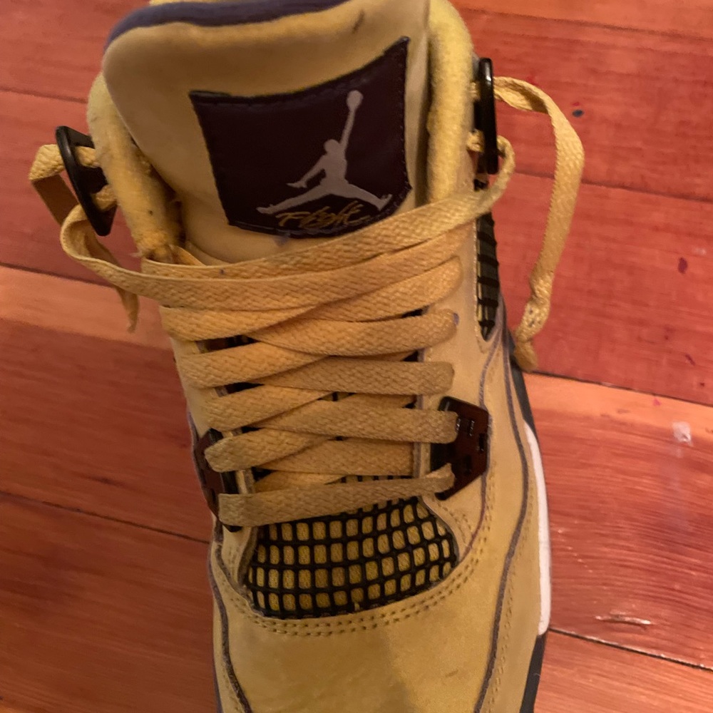 Jordan’s 4 lightning retro 6 1/2